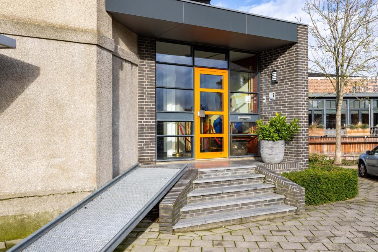 B&B De Tulpentoren Roelofarendsveen 外观 照片
